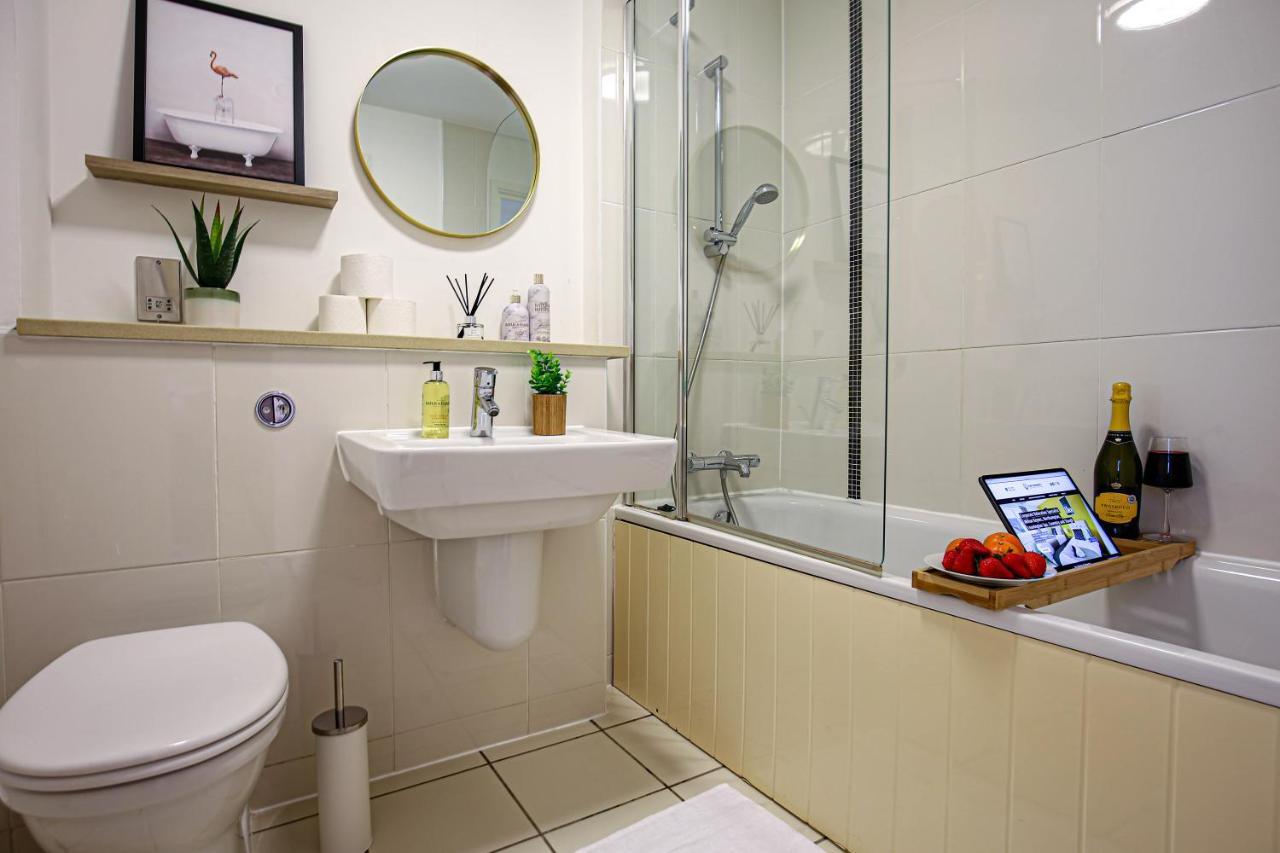 Luxury - Centre - Free Parking, Fast Wifi, Sky Tv And Netflix By Yoko * Milton Keynes
