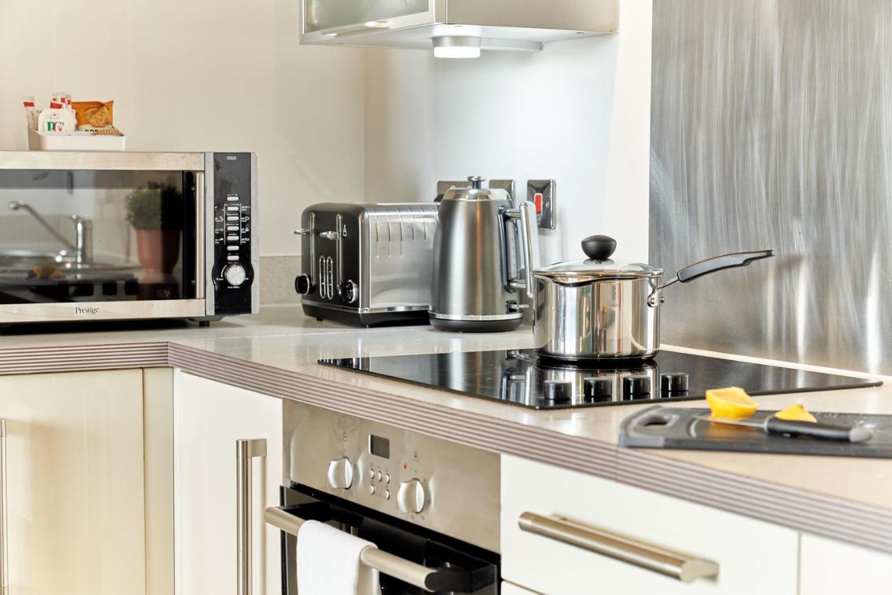 Shortstaymk Vizion Apartments, With Free Superfast Wi-Fi, Parking, Sky Sports And Movies * Milton Keynes