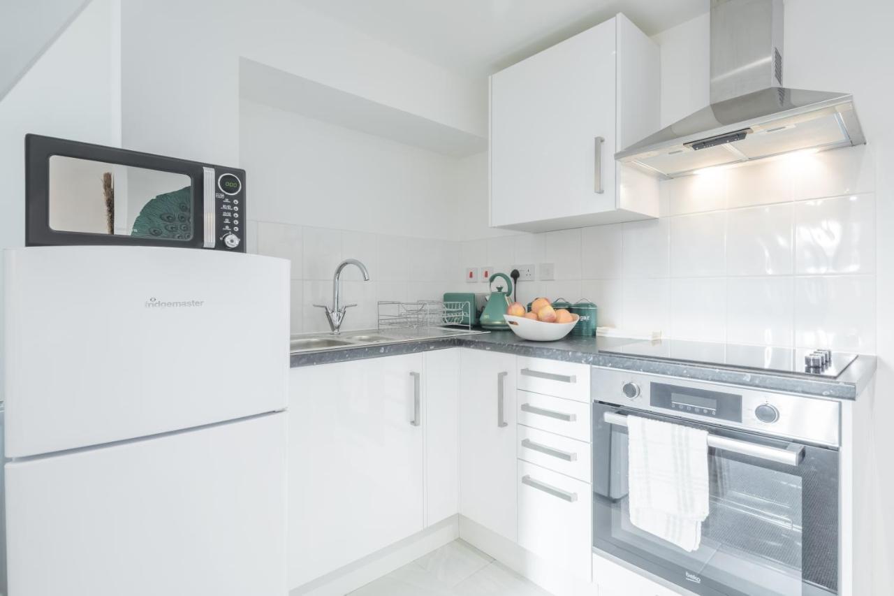 Apartment Cosy Two Bed For Family And Contractors By O&j Real Estate