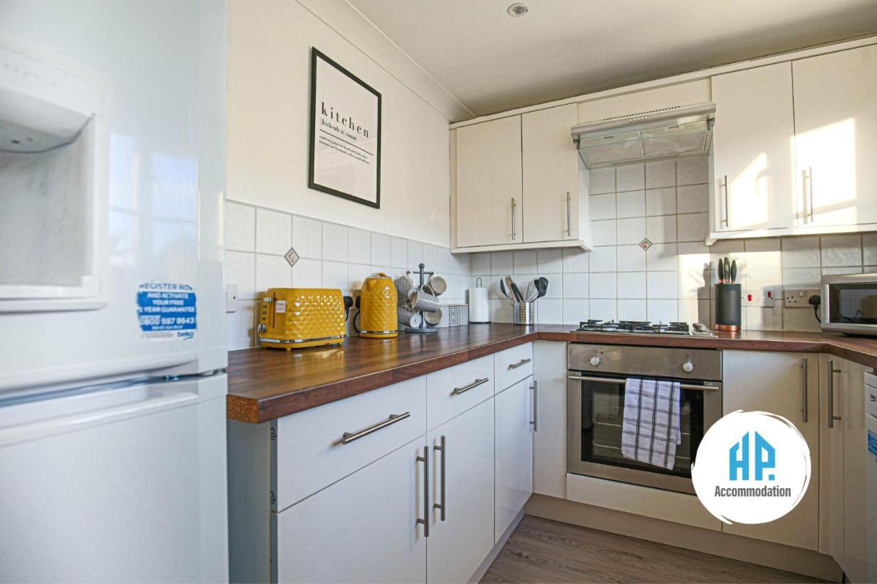 Host & - Chicksands Avenue Holiday home