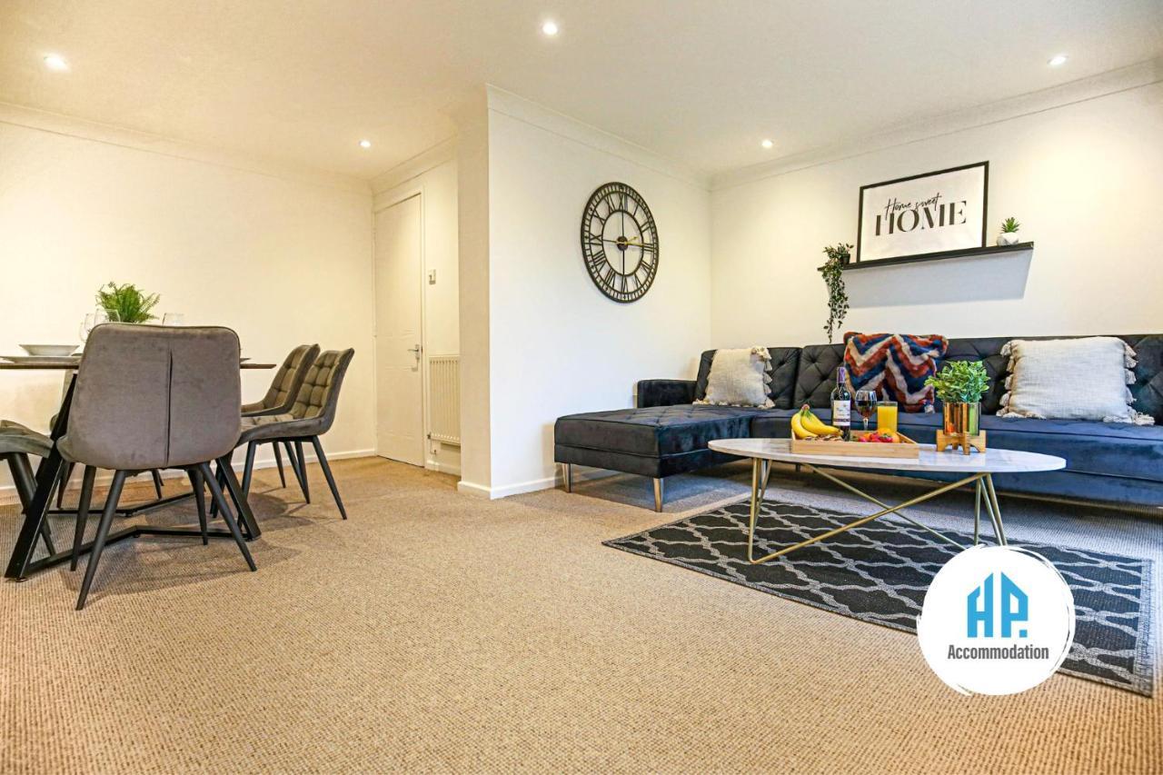 Host & - Chicksands Avenue Holiday home *