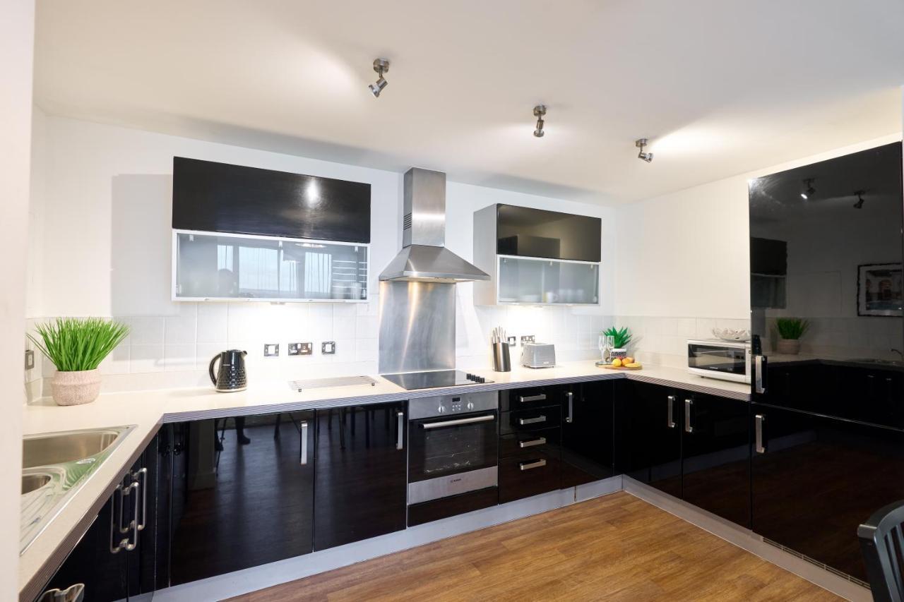 Shortstaymk Vizion Apartments, With Free Superfast Wi-Fi, Parking, Sky Sports And Movies *