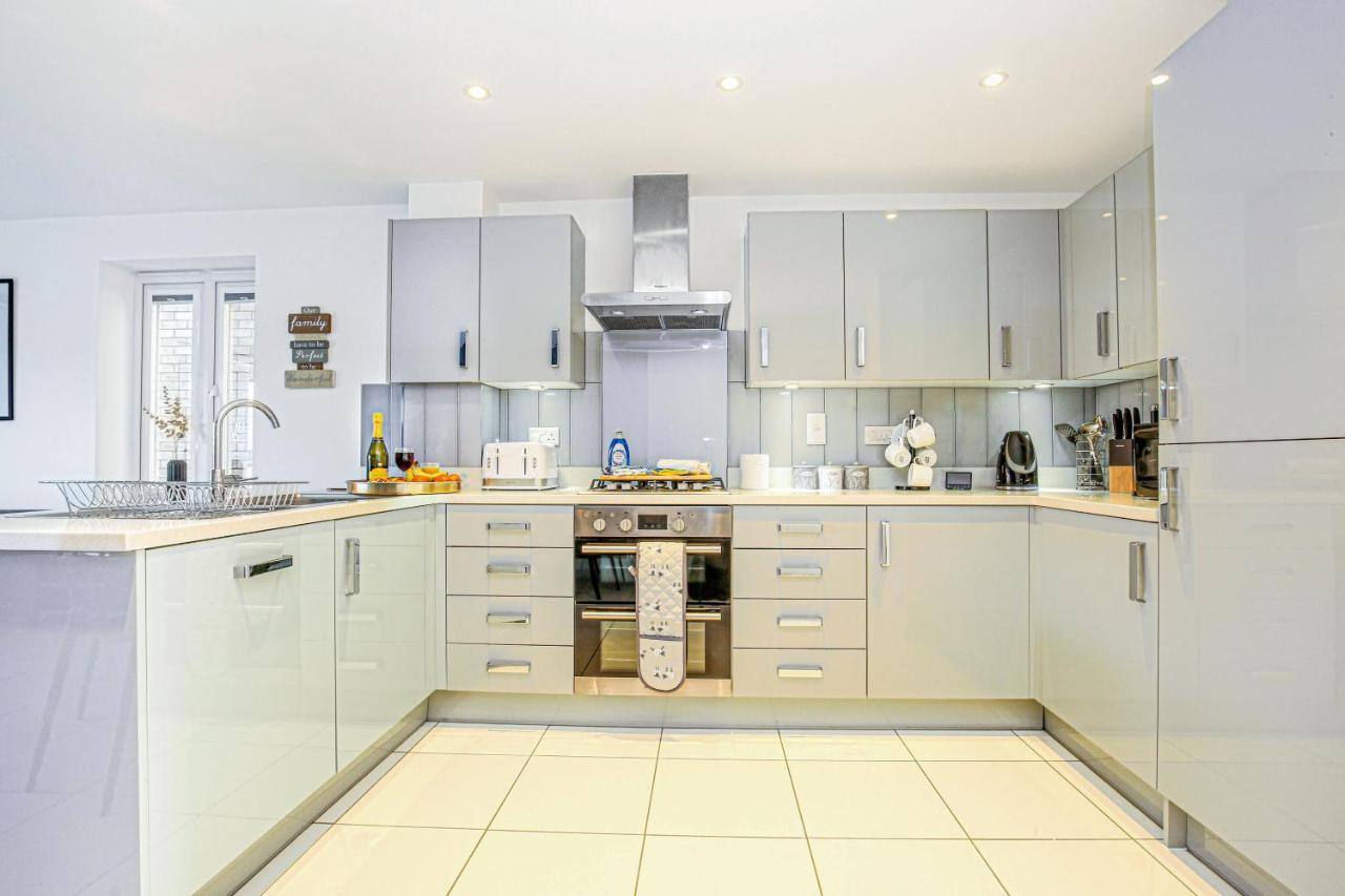 Homestay Alpha Properties: Luxury In Shared House With Smart Amenities Milton Keynes