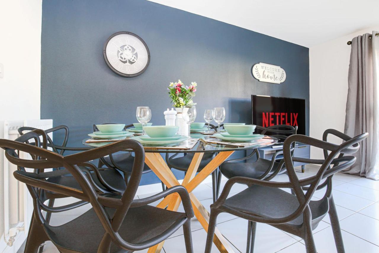 Homestay Alpha Properties: Luxury In Shared House With Smart Amenities