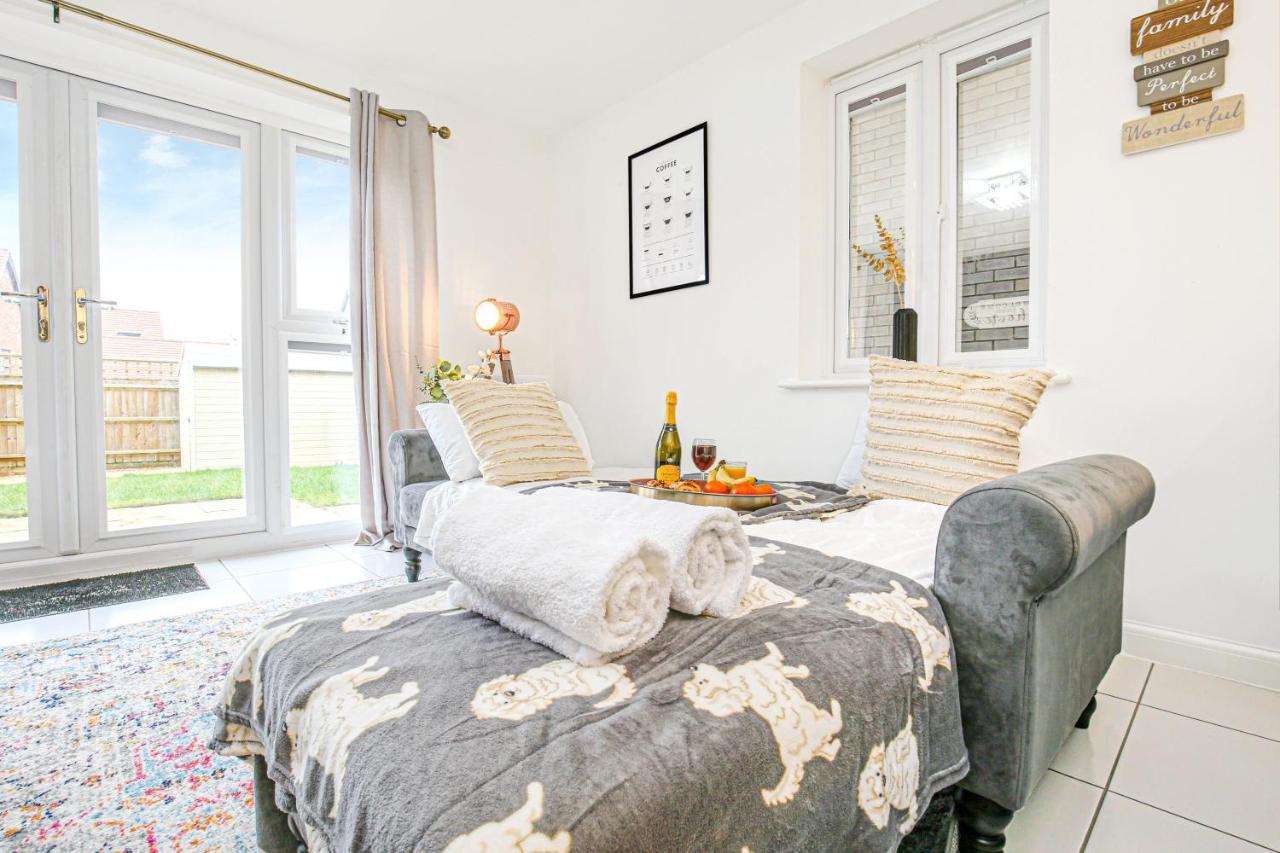 Alpha Properties: Luxury In Shared House With Smart Amenities * Milton Keynes
