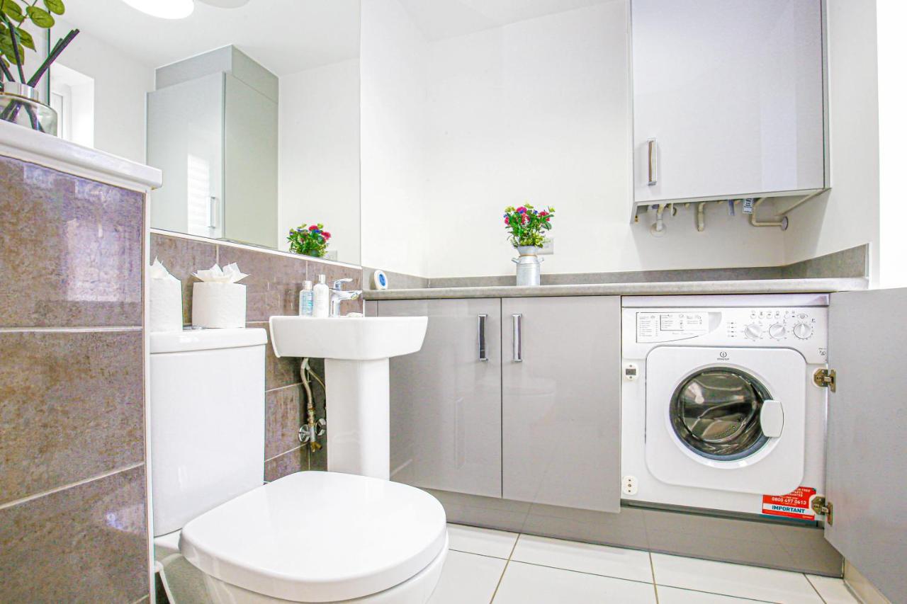 Homestay Alpha Properties: Luxury In Shared House With Smart Amenities Milton Keynes