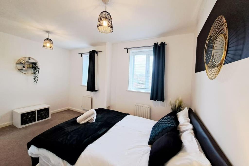 Casa de férias 4br Contractor Town House 2.5bathrooms, 2 Free Parking Spaces Managed By Chique Milton Keynes