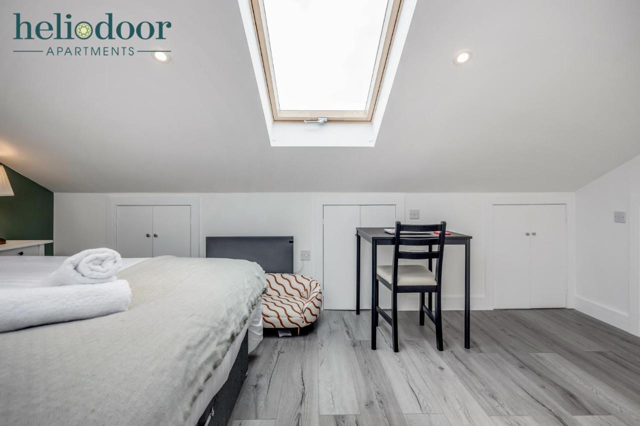 Apartment Apartments, Sleeps Up To 5, Free Parking, Free Wifi & Movies, 7 Mins Drive To Central Station For Direct Trains To London & The North Milton Keynes