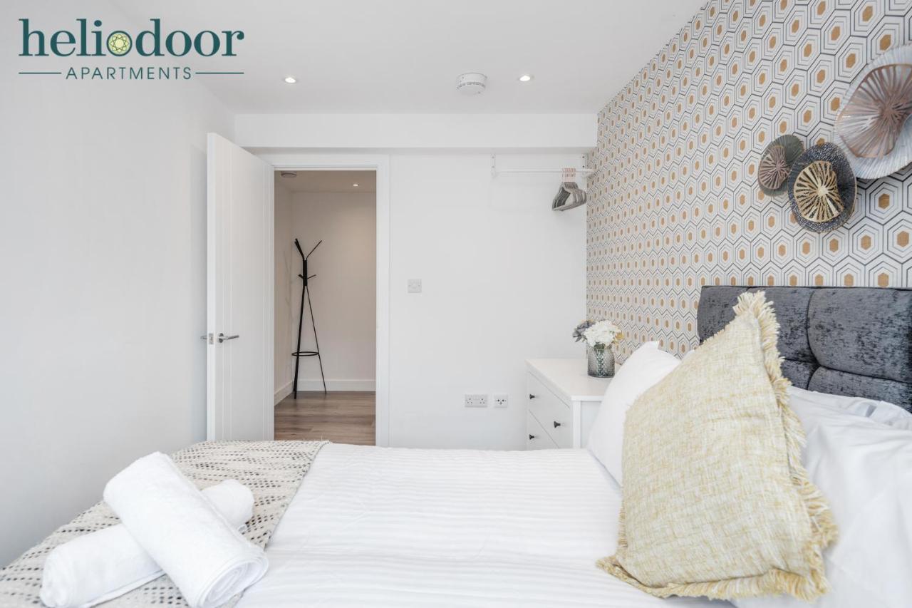 Apartments, Sleeps Up To 5, Free Parking, Free Wifi & Movies, 7 Mins Drive To Central Station For Direct Trains To London & The North Apartment Milton Keynes