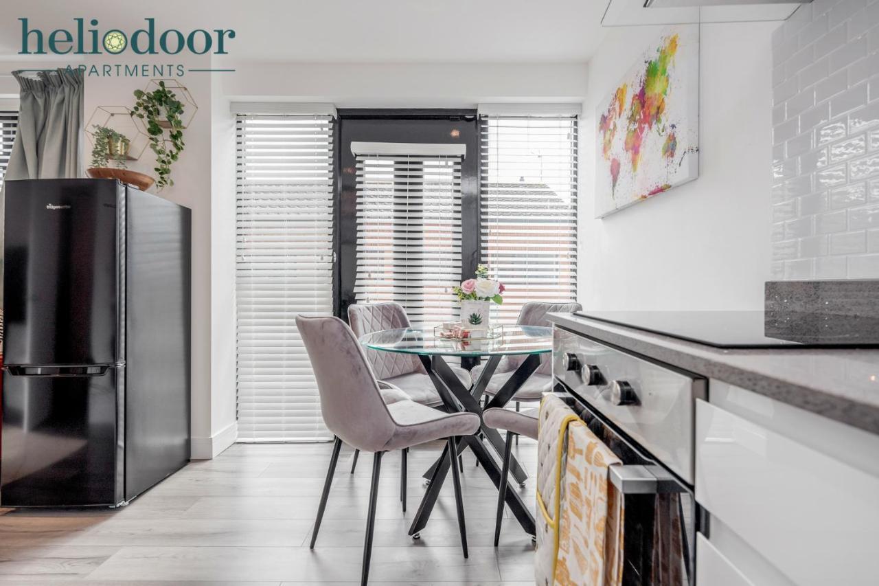 Apartment Apartments, Sleeps Up To 5, Free Parking, Free Wifi & Movies, 7 Mins Drive To Central Station For Direct Trains To London & The North Milton Keynes