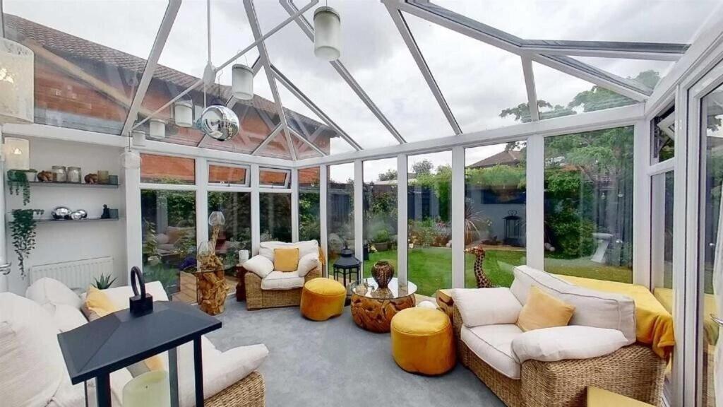 Family House With Landscape Garden Hospedagem domiciliar