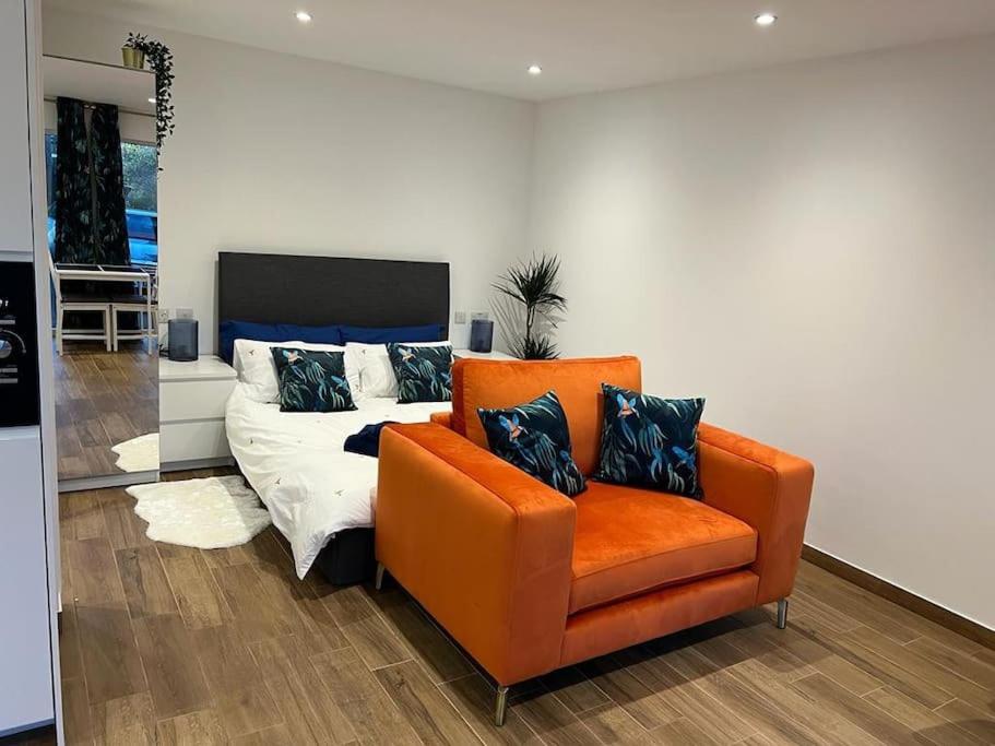 Apartment Cosy Detached Annexe With Free Off Street Parking