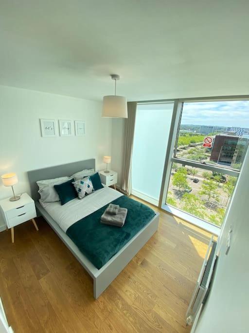 Modern 2 Bed In Mk, Free Parking, Smart Tv, Chelsea House *