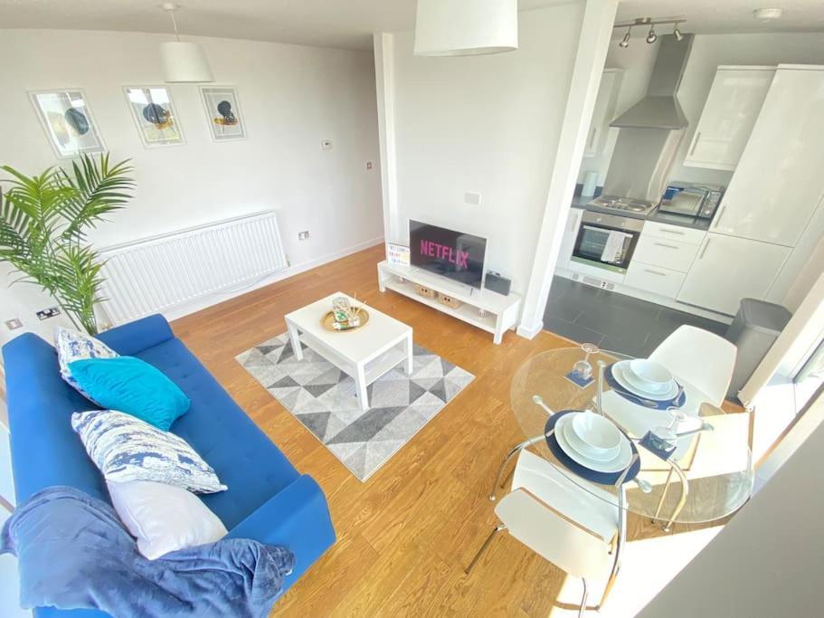 Modern 2 Bed In Mk, Free Parking, Smart Tv, Chelsea House