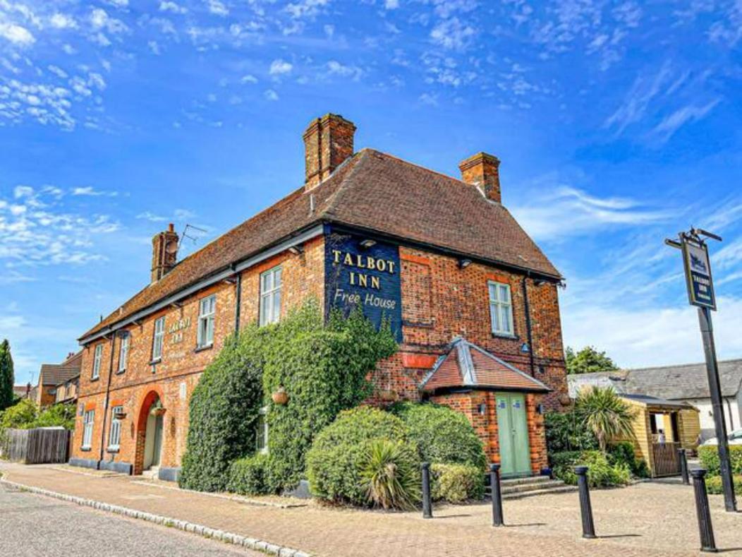 Lowndes House - Close To Centre - Garden, Free Parking And Smart Tv By Yoko Holiday home *