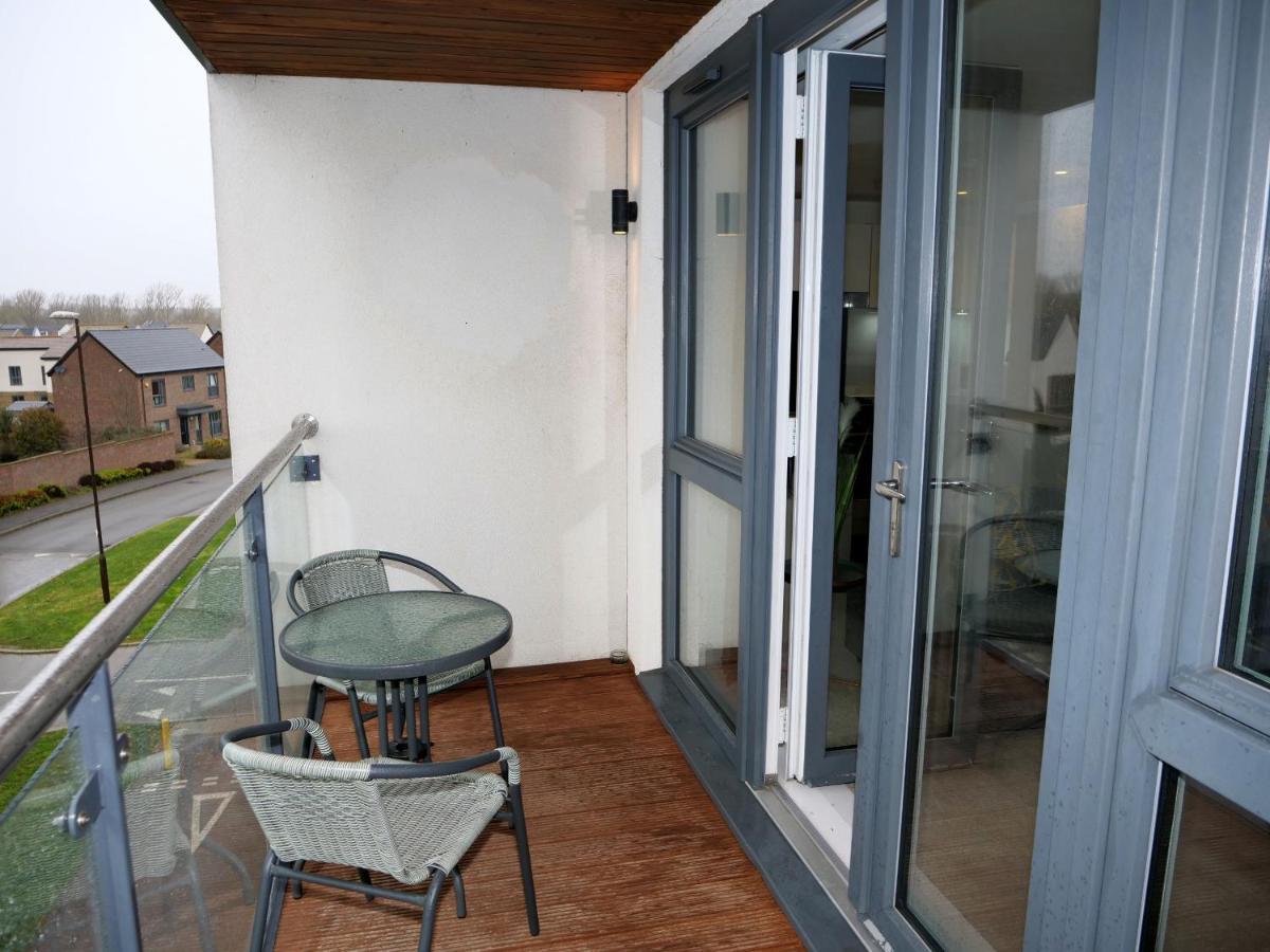 Stylish Mk - Two Bedroom - En - Balcony
