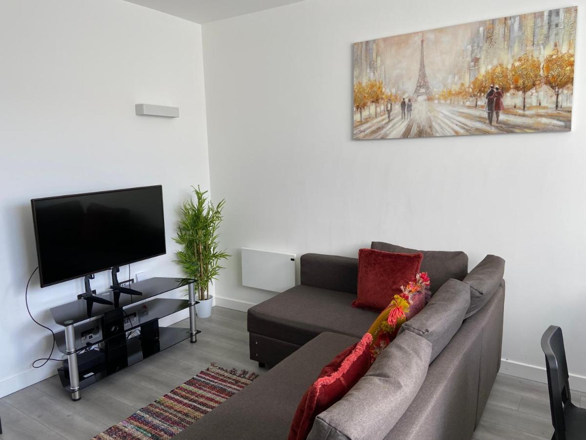 Lovely 2 Double Bedroom Flat With Free Parking - At The Atrium Mk