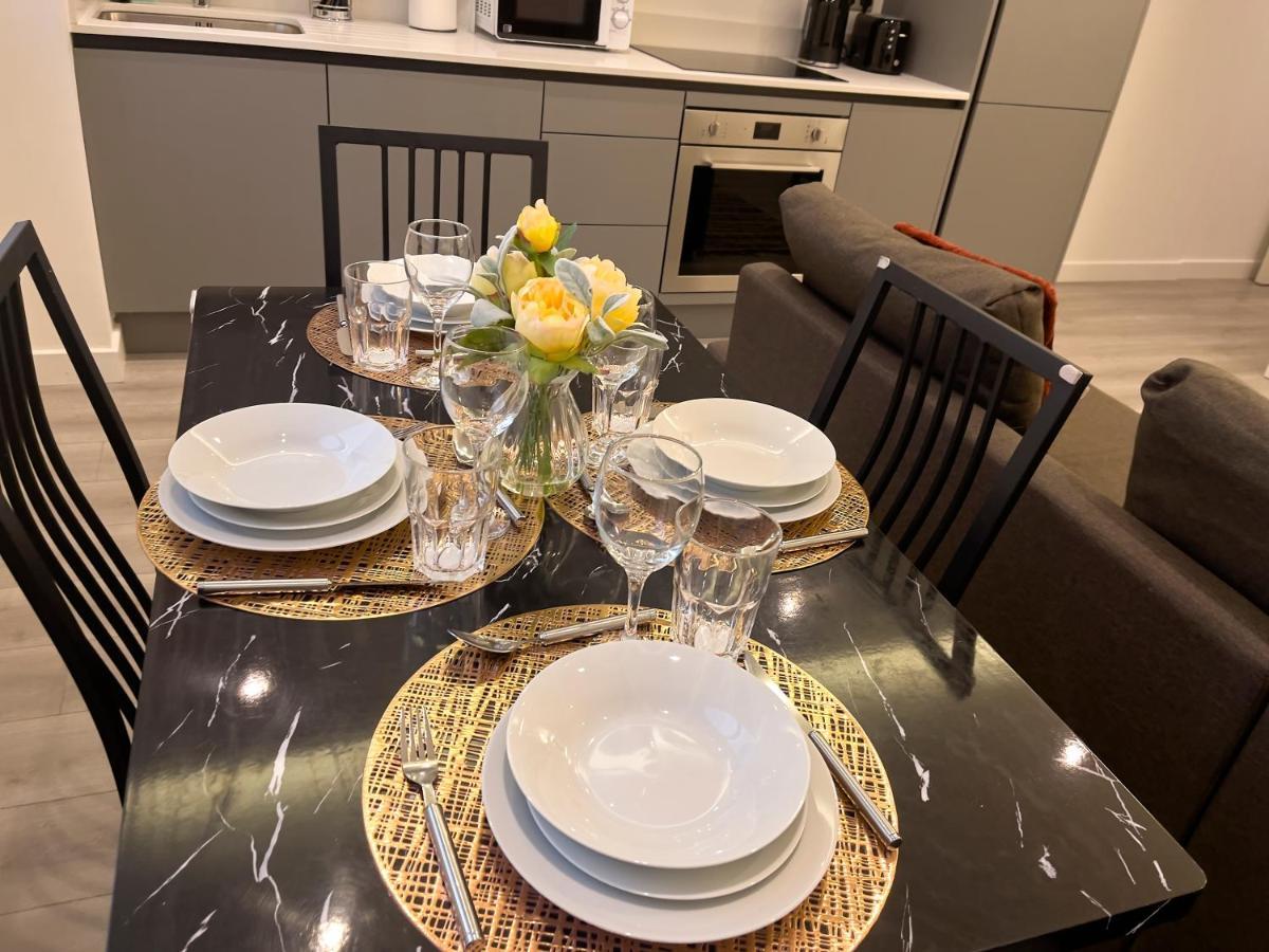 Lovely 2 Double Bedroom Flat With Free Parking - At The Atrium Mk Apartment *
