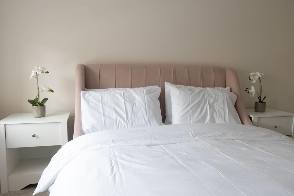 7 Swiftsure - 4 Bedroom Luxury And Spacious Milton Keynes