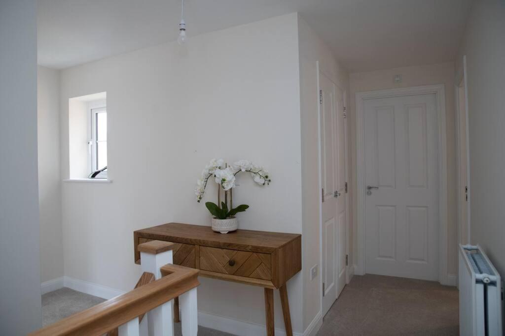 7 Swiftsure - 4 Bedroom Luxury And Spacious Milton Keynes