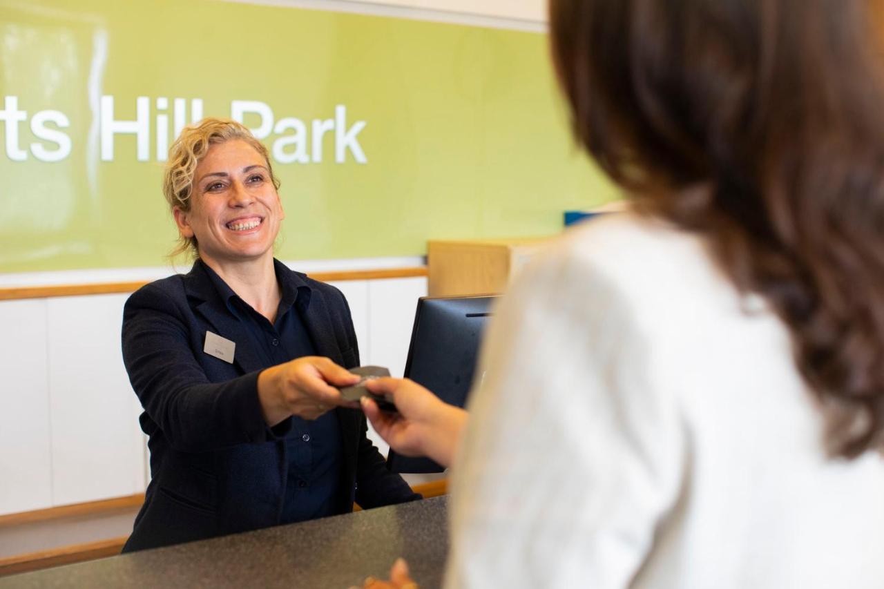 Hotel Kents Hill Park Training & Conference Centre 3*