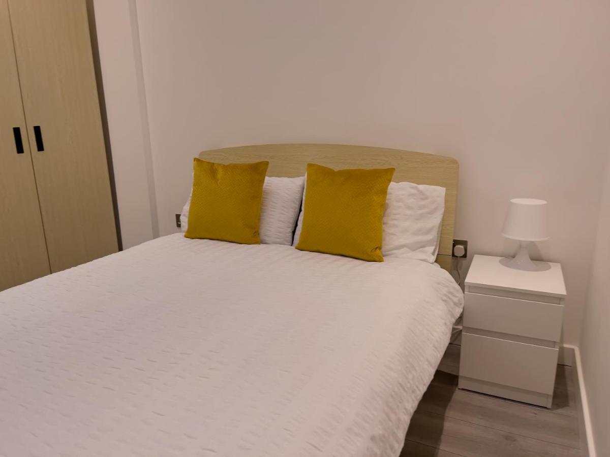 Lovely 2 Double Bedroom Flat With Free Parking - At The Atrium Mk Apartment Milton Keynes