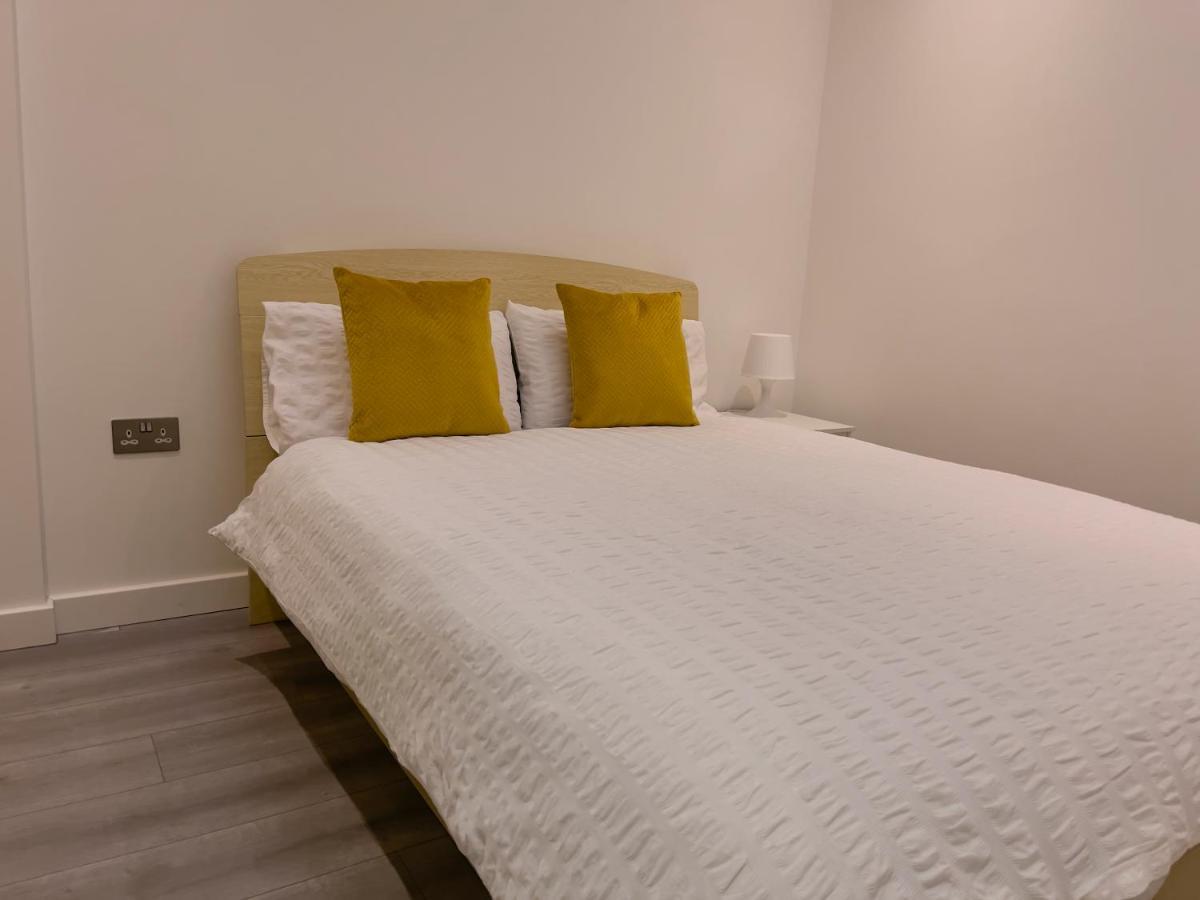 Lovely 2 Double Bedroom Flat With Free Parking - At The Atrium Mk Apartment Milton Keynes