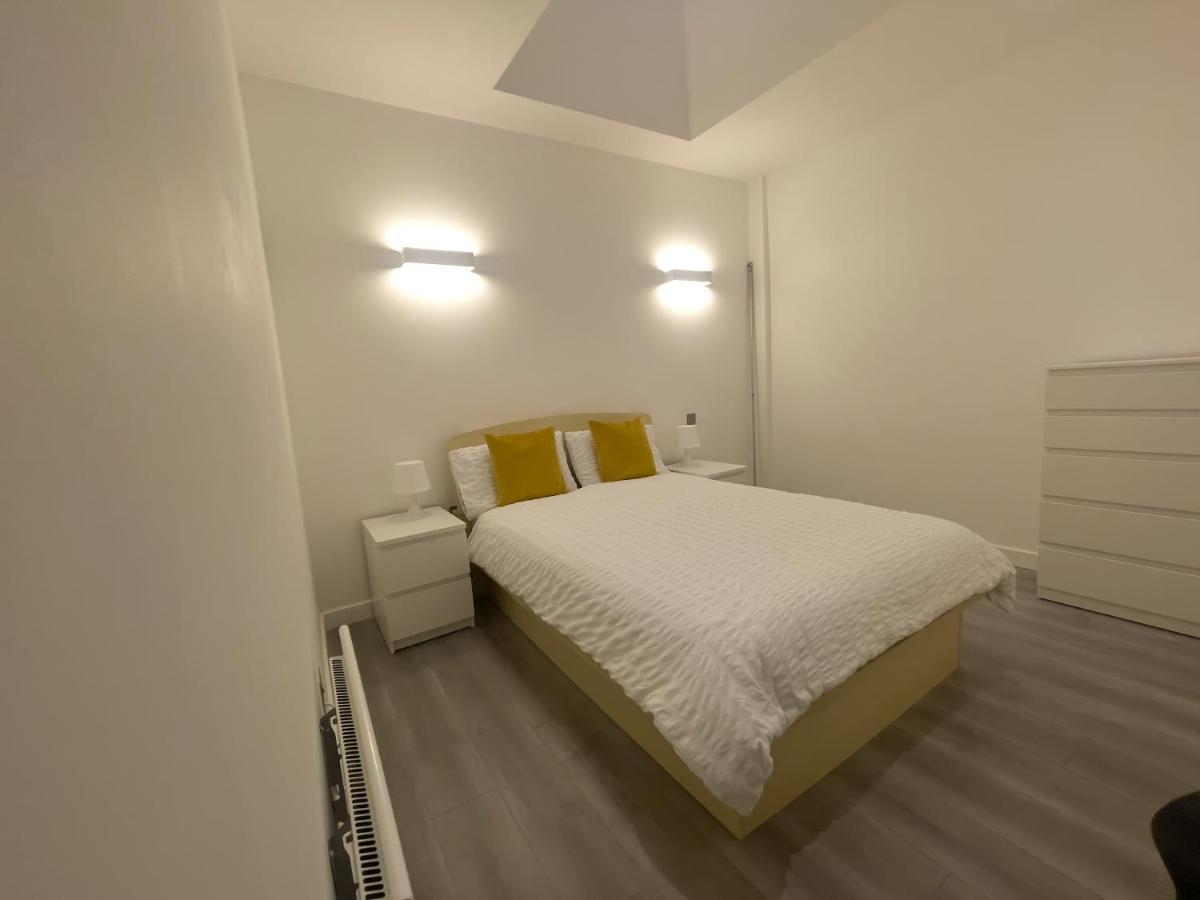Apartment Lovely 2 Double Bedroom Flat With Free Parking - At The Atrium Mk