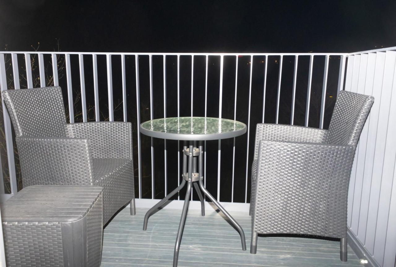 Luxurious Mk Apartment-campbell Park Apartment