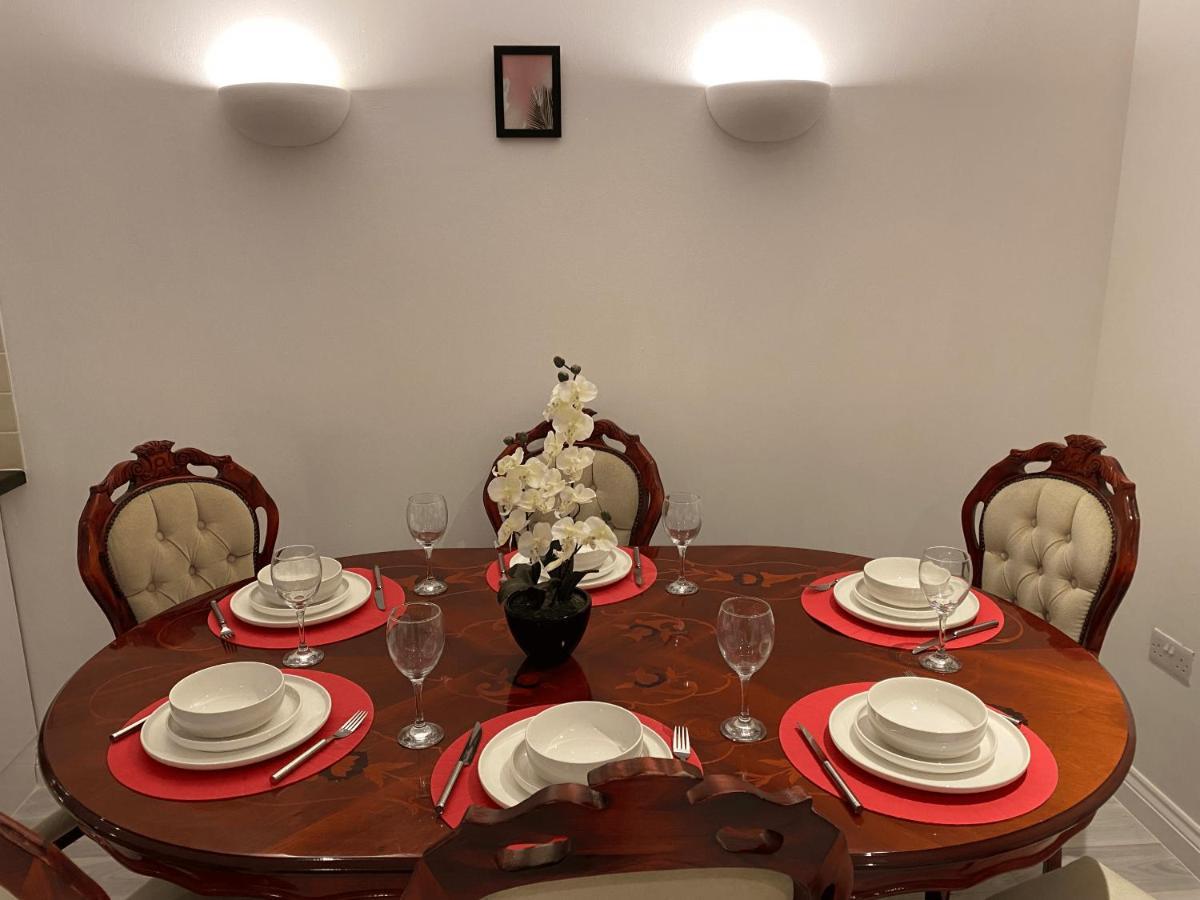Angel View - 4 Bed Property- Perfect For Contractors & Families Holiday home *