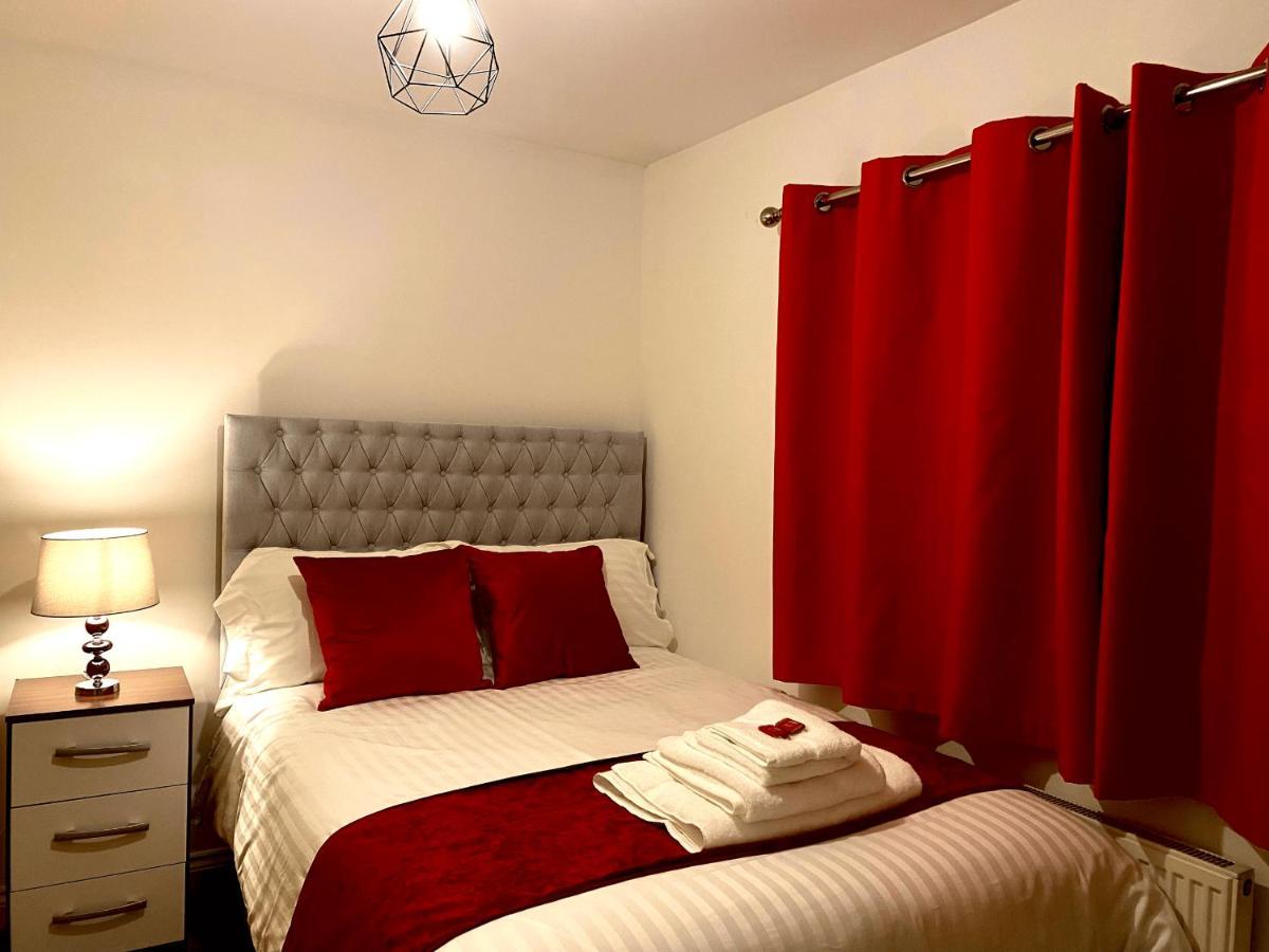 Angel View - 4 Bed Property- Perfect For Contractors & Families Milton Keynes