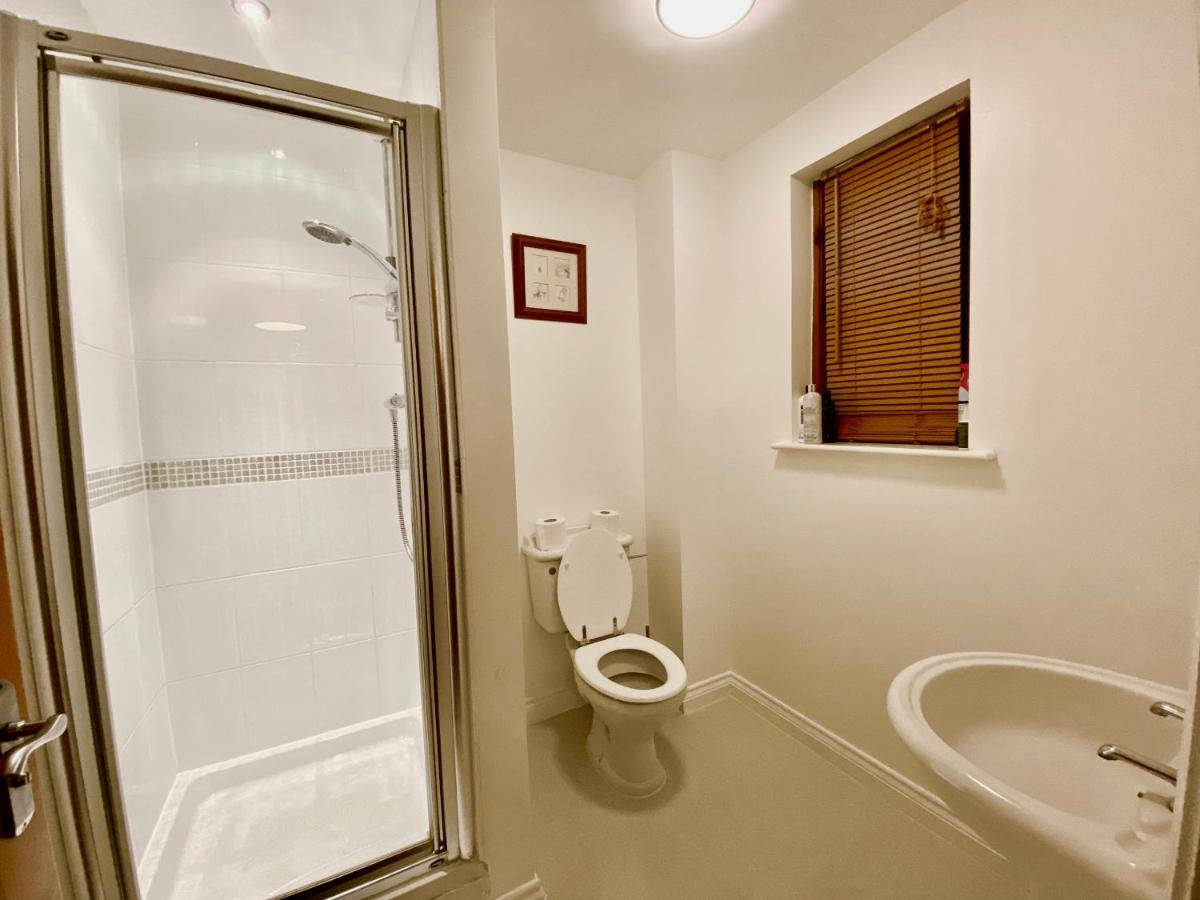 Angel View - 4 Bed Property- Perfect For Contractors & Families *
