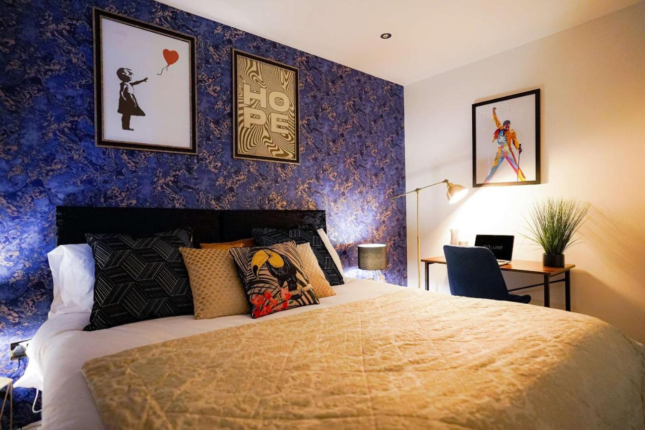 Spacious Luxury In Milton Keynes, Sleeps 4, With Free Underground Parking, And Free Wi-fi