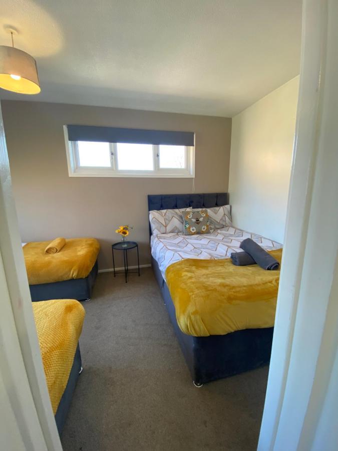 Cosy 1 Bedroom House In With Free Wifi And Parking By Hp Apartment