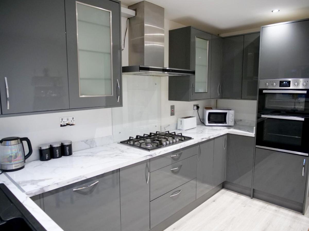 Holiday home Mk City Centre - 4 Bed Townhouse - Garden - Train Station *