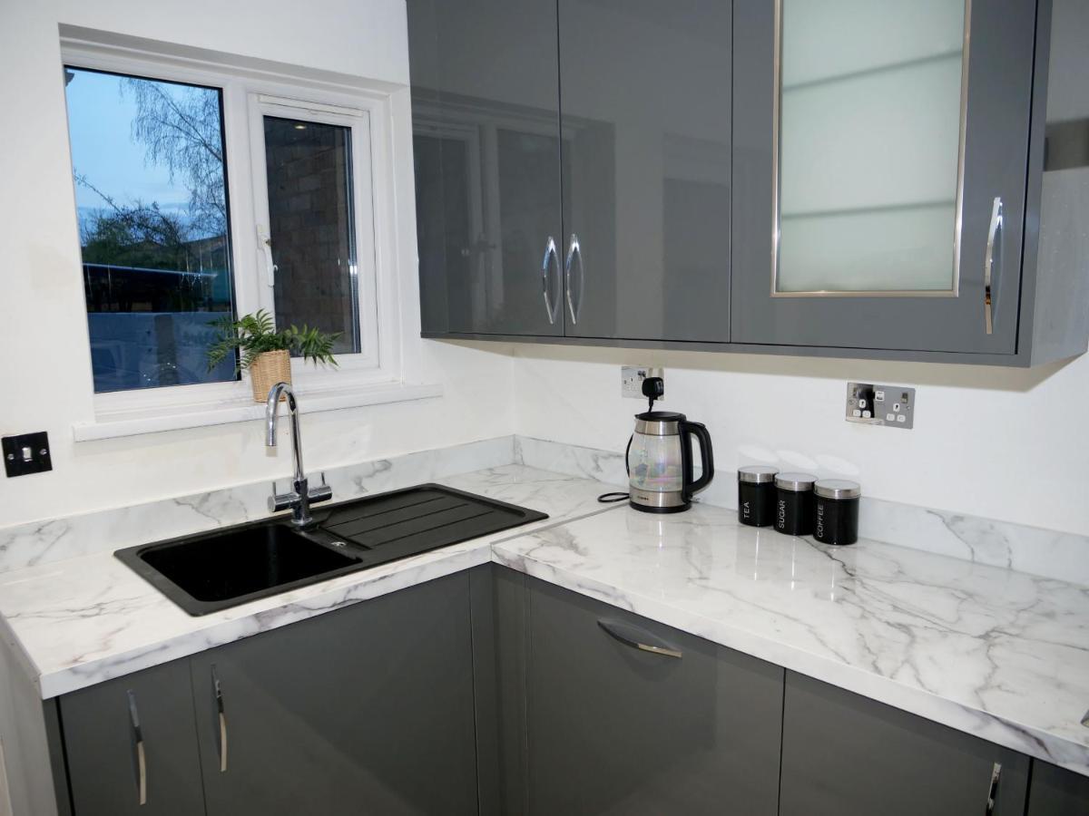 Mk City Centre - 4 Bed Townhouse - Garden - Train Station Holiday home *