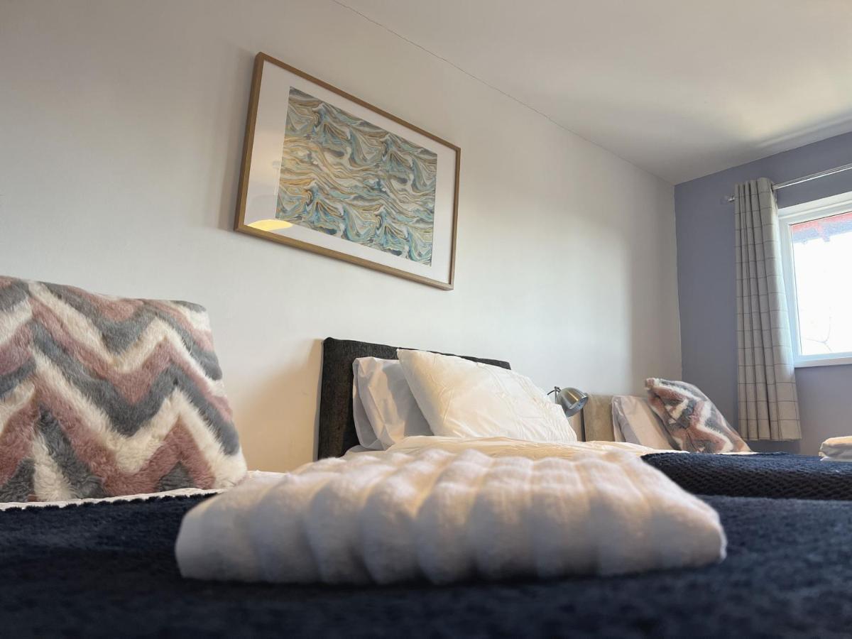Holiday home Mk City Centre - 4 Bed Townhouse - Garden - Train Station Milton Keynes