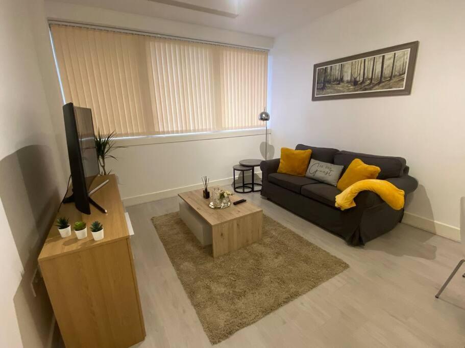 Luxury 2 Bedroom Charter House