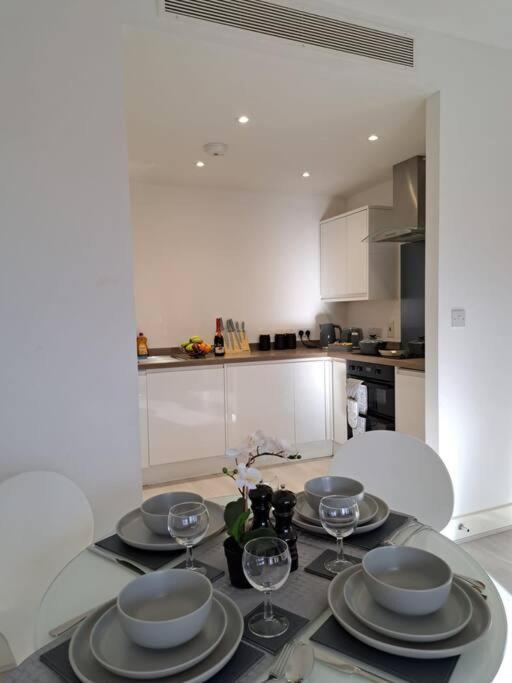 Luxury 2 Bedroom Charter House *