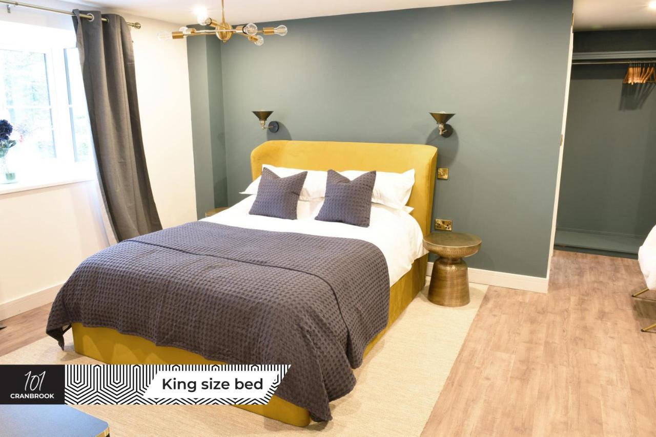 Newly Refurbished Luxury Style Apartment *