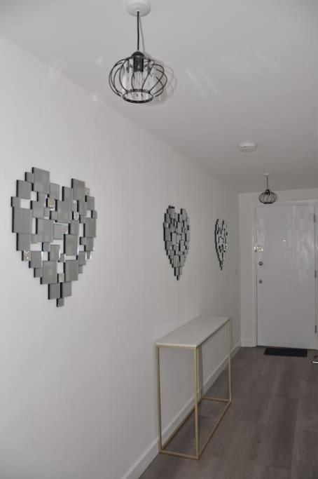 Apartment Stunning 2 Bedroom *