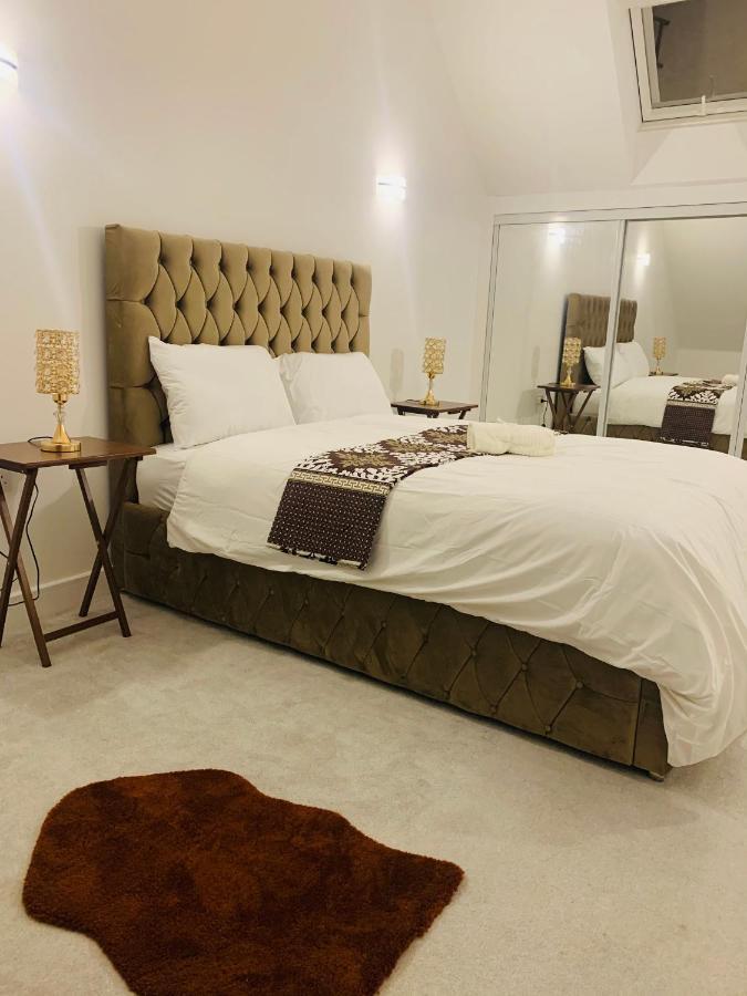 Deluxe En Bedroom With Free On Site Parking Milton Keynes