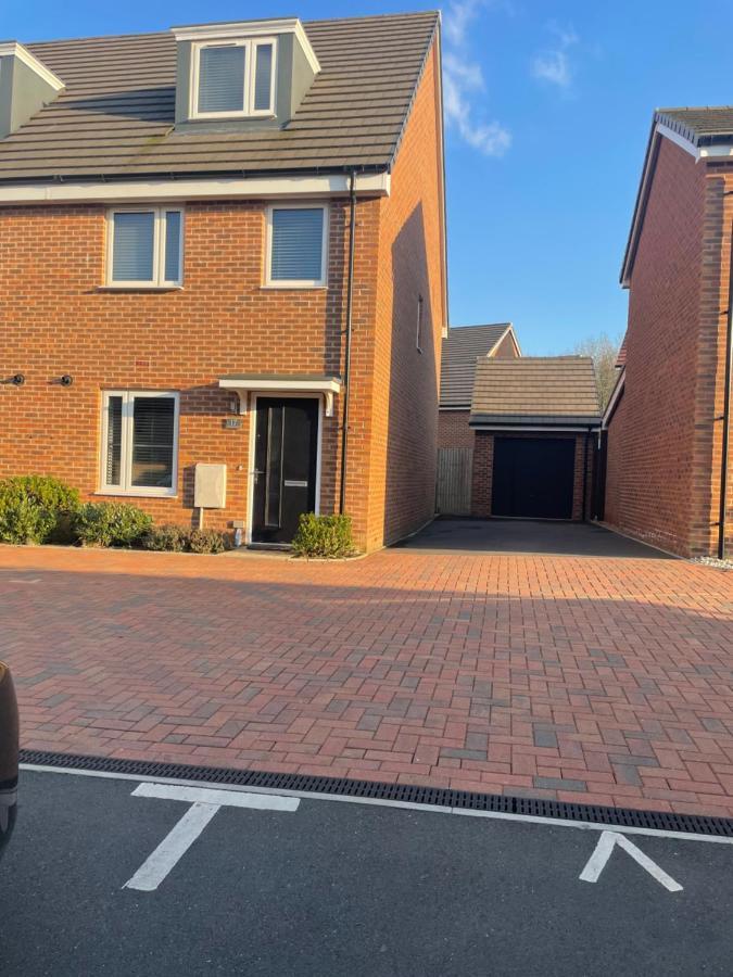 Deluxe En Bedroom With Free On Site Parking * Milton Keynes