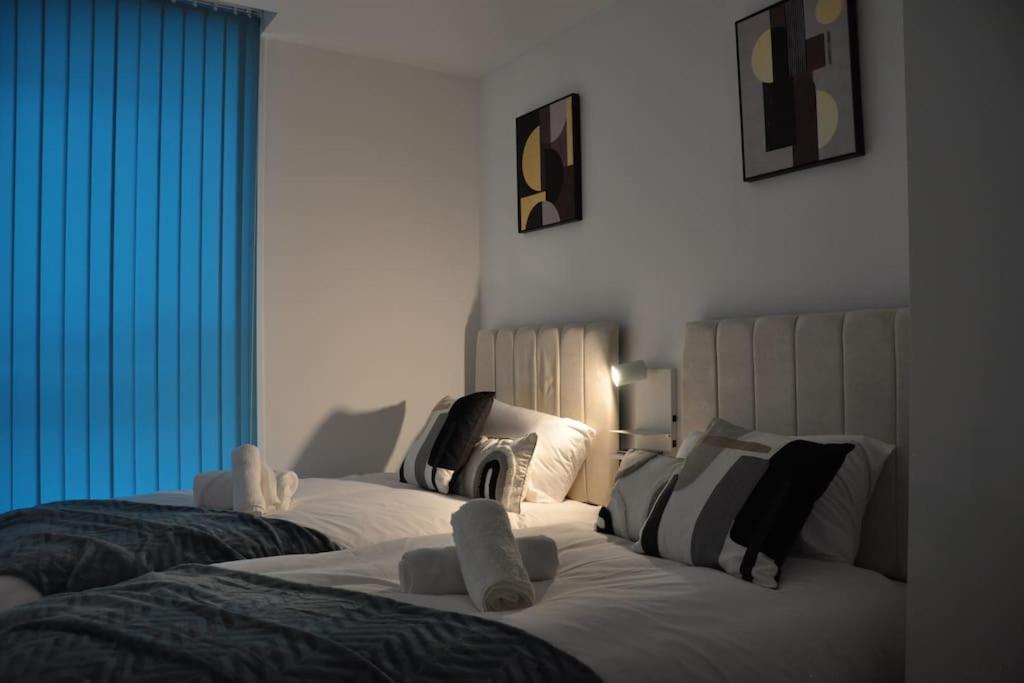Stunning 2 Bedroom Apartment *
