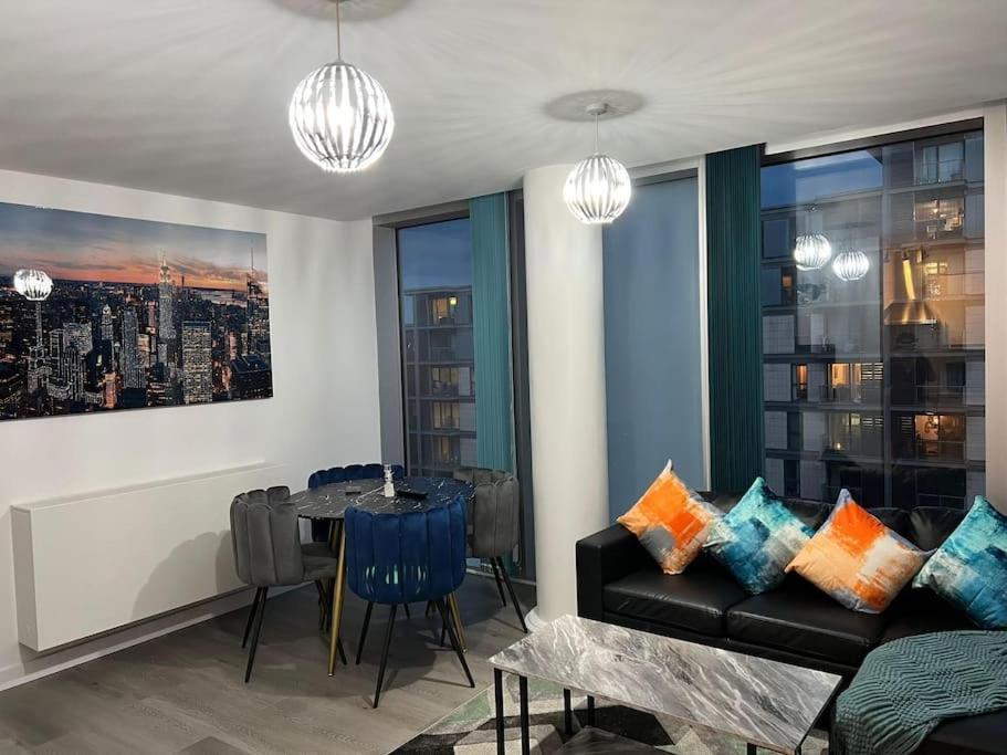 Stunning 2 Bedroom Apartment