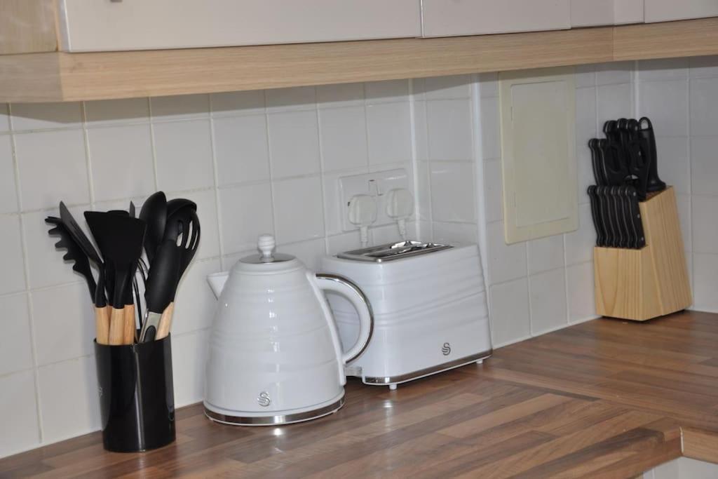 Stunning 2 Bedroom *