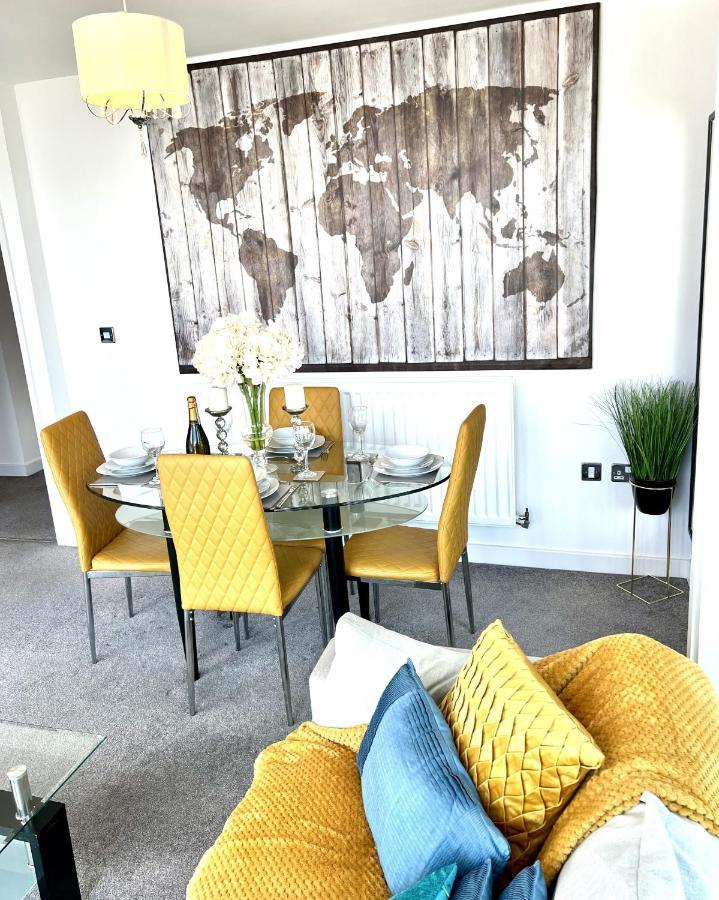 Superior Hub: City With Parking & Entertainment * Milton Keynes