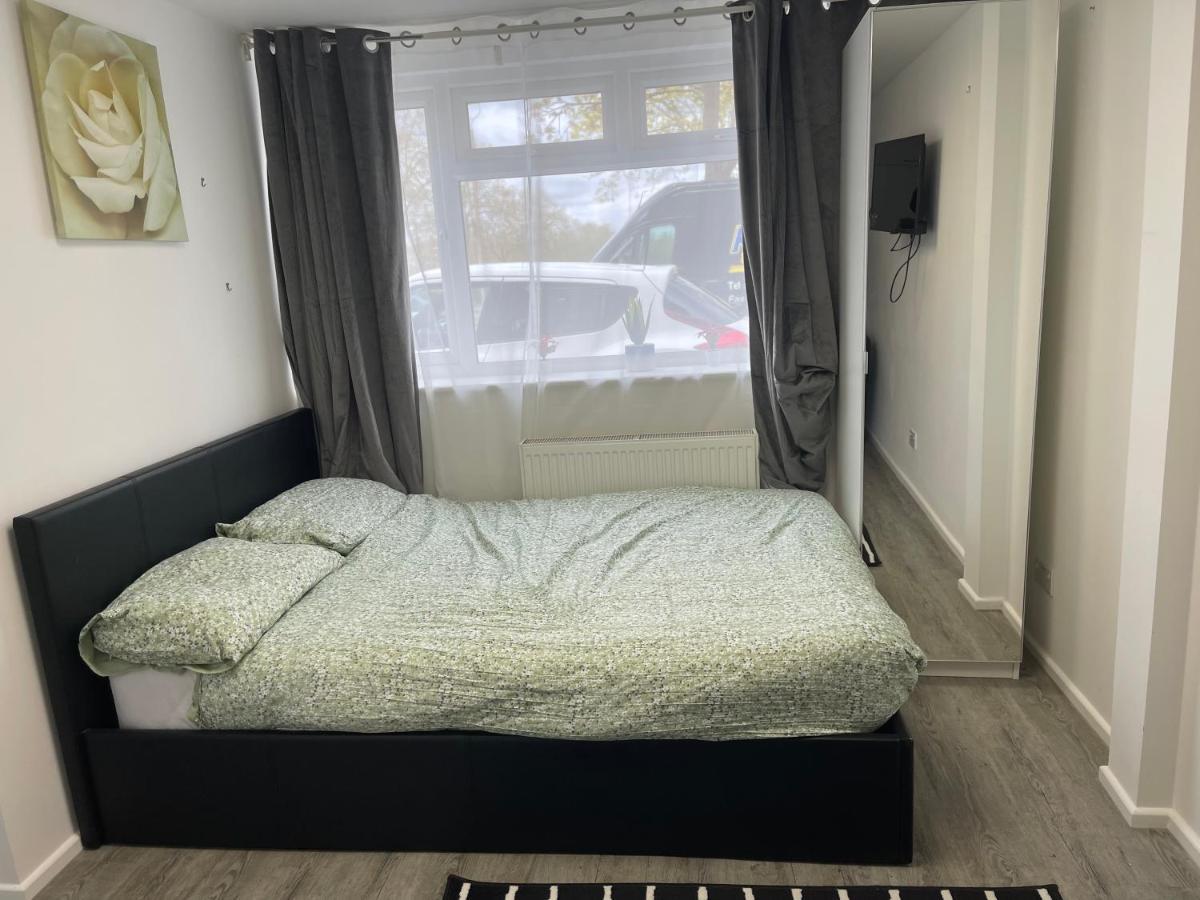 En-suite In * Milton Keynes