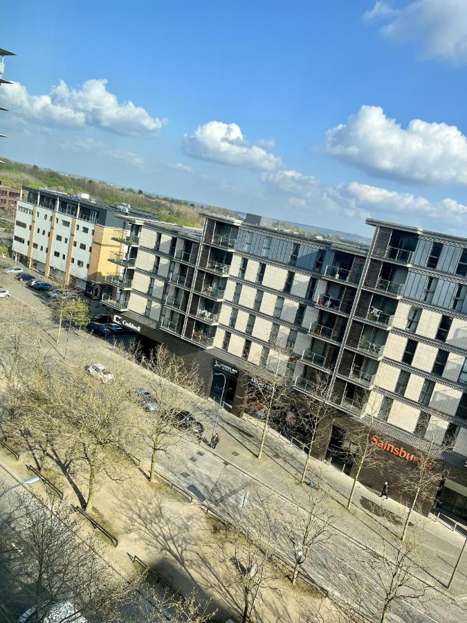 Apartment Superior Hub: City With Parking & Entertainment