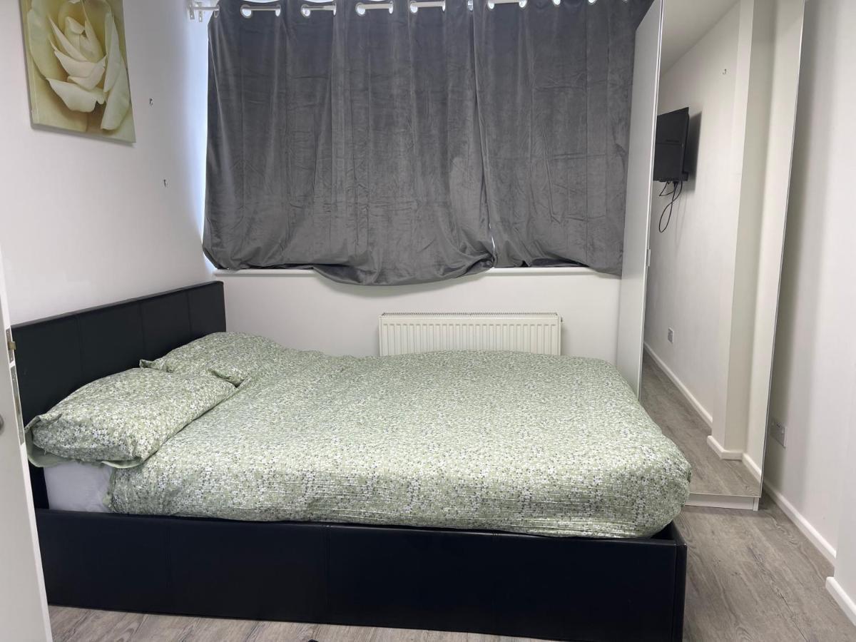 Homestay En-suite In *